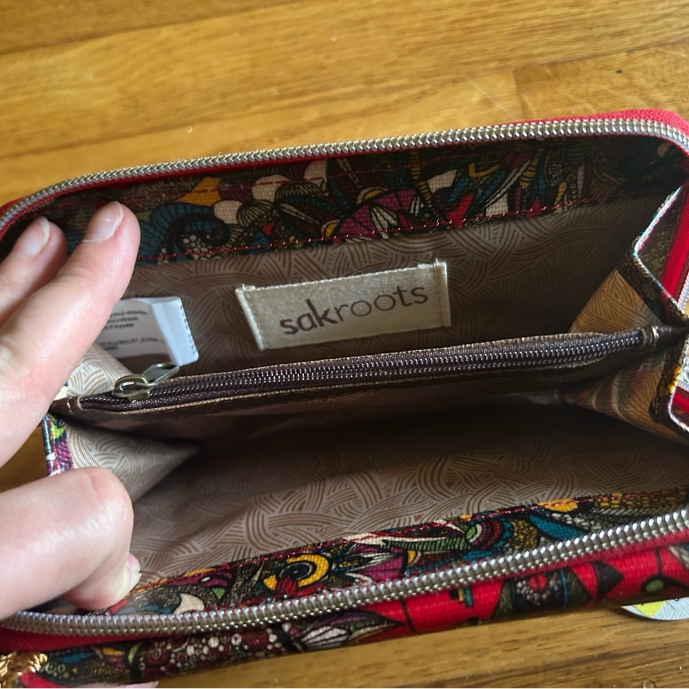 Sakroots Red and Gold Women's Clutch, NWT, so many zippers and pockets! - Picture 4 of 5